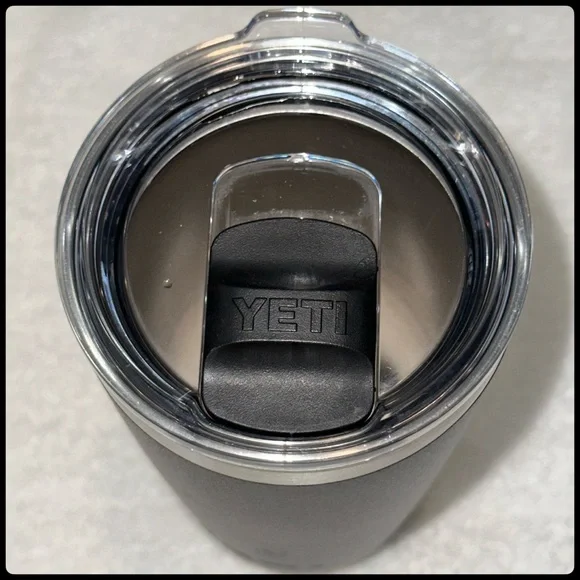 🔥🧊YETI Black Stainless Steel 20oz Tumbler with Lid. One Owner. A- condition. 👌🏼 - Picture 7 of 16